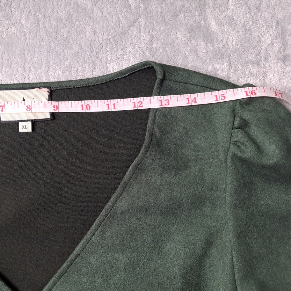 Tuckernuck Deep Green Blouse - Picture 12 of 15